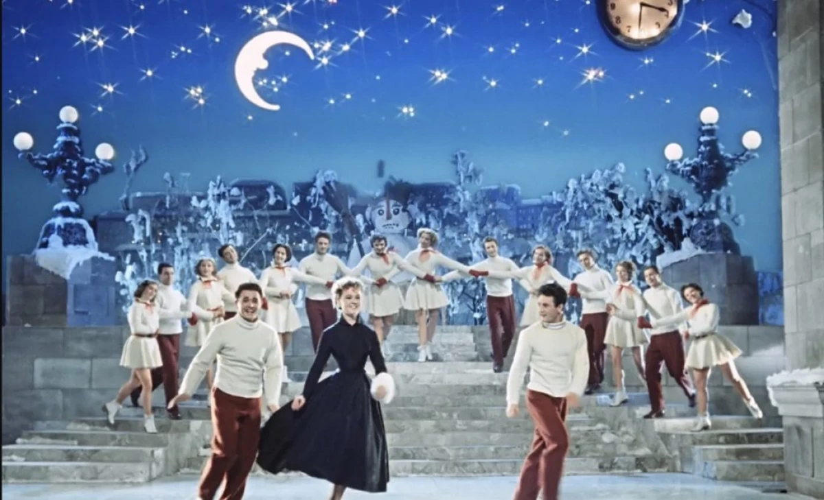 "Tam je nastavenie zábavy na oslavu nového roka": zázraky a sny v sovietskom kine