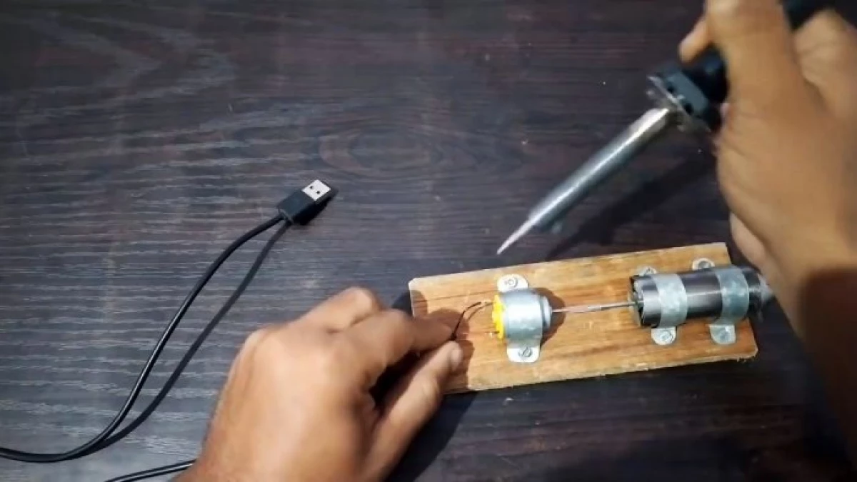 Ako urobiť mini-prúdový motor s USB a zapaľovačmi 11173_13