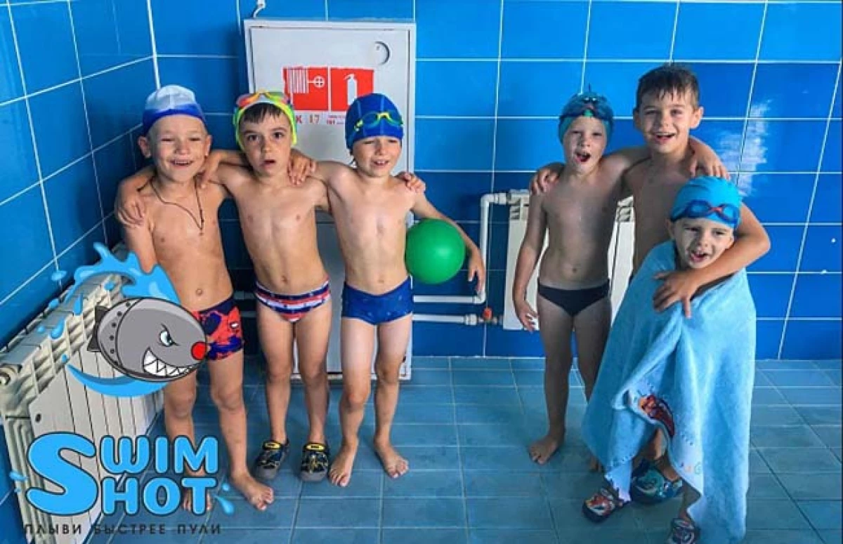 "Naučite se plavati in buzz." V Zelenogradu, odprta šola plavalnega plavanja