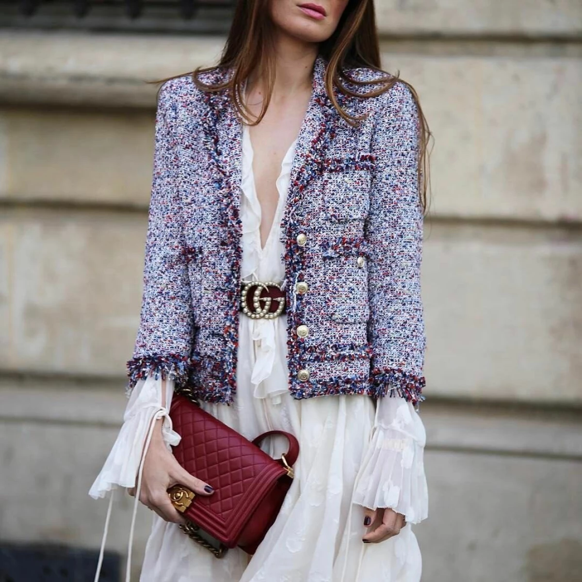 Toujours des vestes topiques dans le style de Chanel, avec quoi les porter 11881_23