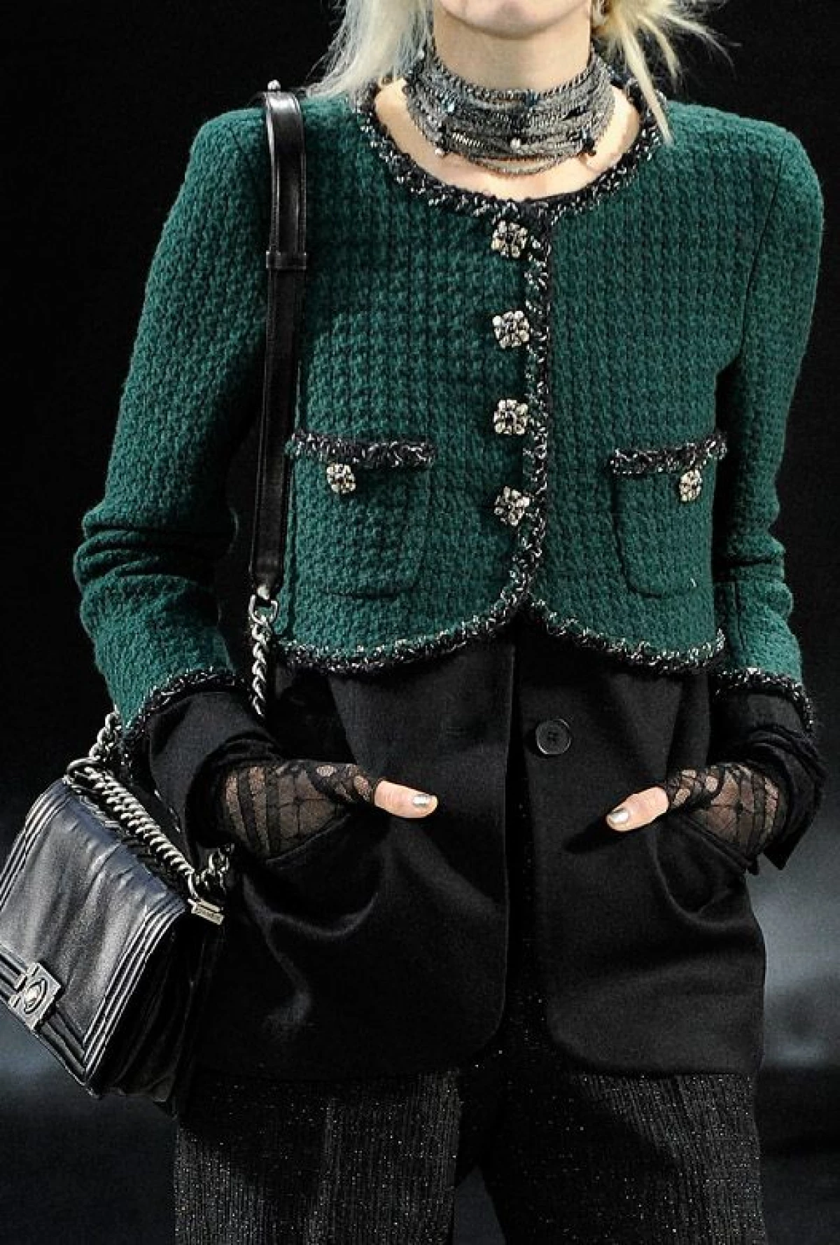 Vienmēr lokālas jakas stilā Chanel, ar to, ko valkāt tos 11881_5