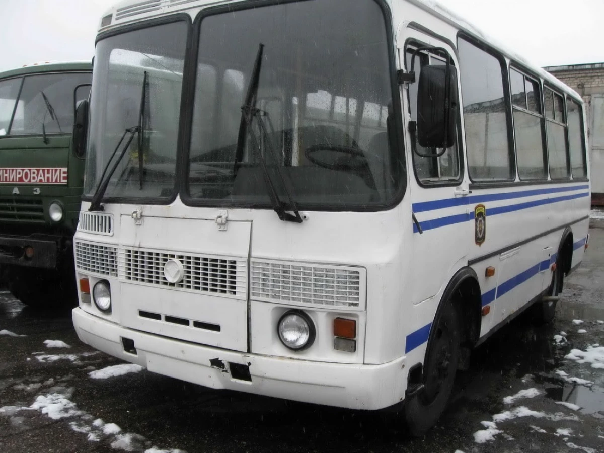 Nedelsiant daug automobilių įrenginių ir UAZ, sunkvežimių ir autobusų pigiai. Vidaus reikalų ministerija parduoda nurašytų technologijų partiją 12078_9