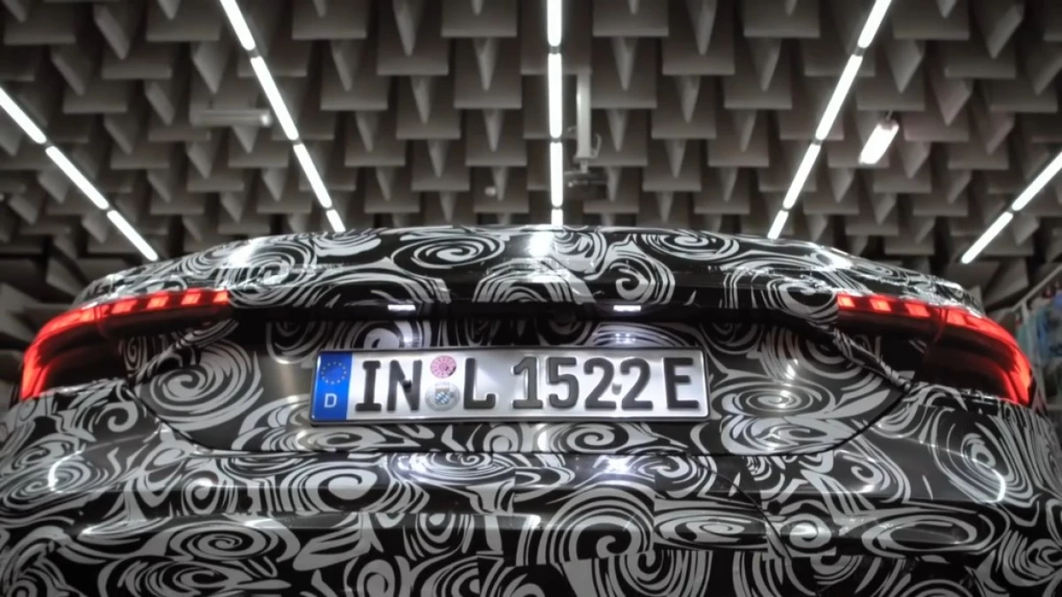 Audi E-Tron GT yang baru bersedia untuk bersaing dengan Tesla kedua-duanya di trek dan di stesen pengecasan. Tetapi ia masih bersembunyi dari pandangan 12114_3