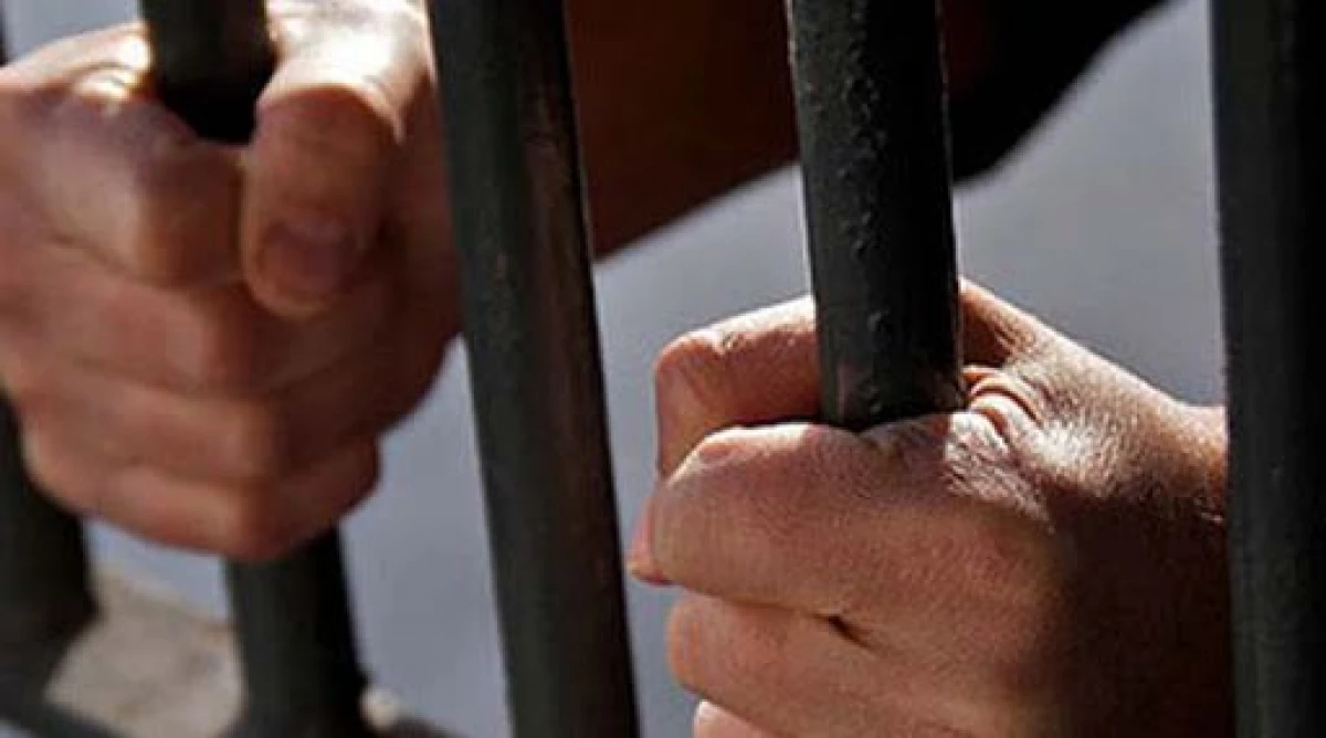 Dalam Almaty, selama delapan tahun penjara menerima mantan jaksa penuntut dan bankir untuk pemerkosaan kelompok