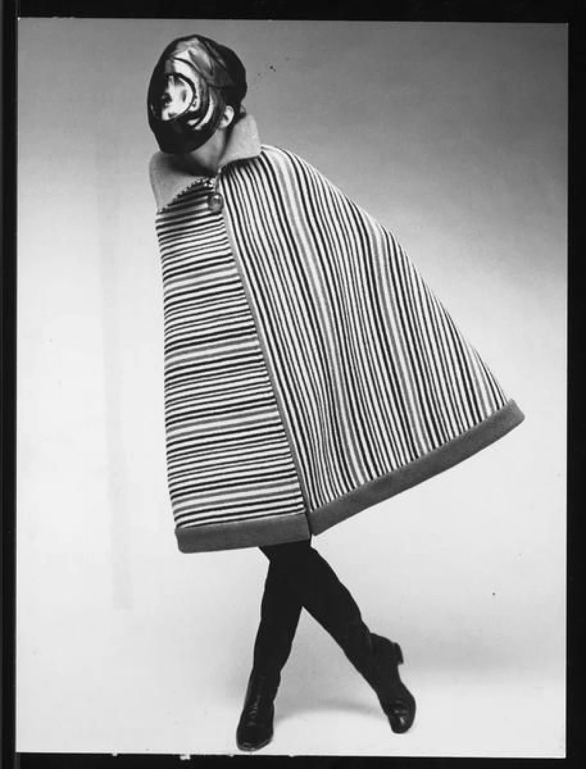 Bakit si Pierre Cardin ay umalis sa Dior at kung saan mahal niya ang USSR: 8 ng mga pangunahing katotohanan tungkol sa fashion designer 12177_1