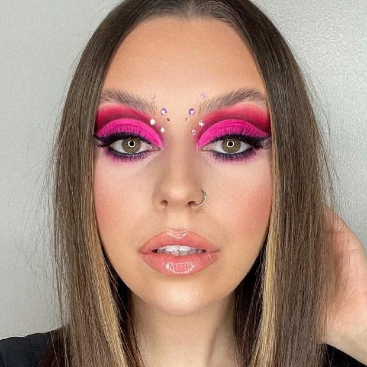 Trend v make-upu 2021: Speciálně česané 