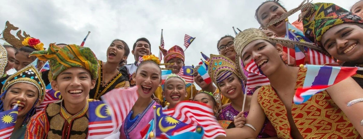 Malayse (malesi) - persone musulmane con la cultura 