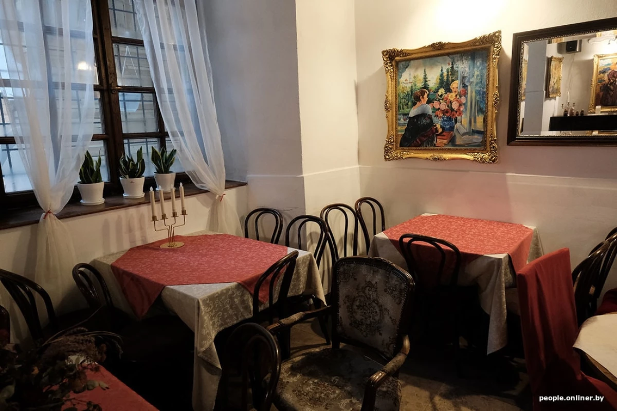 The owner of the restaurant in Krakow told how coronavirus destroys her business 14073_6