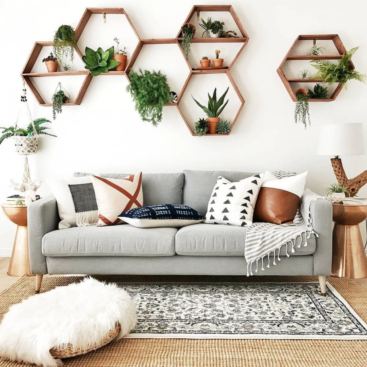 15 millors idees per a les parets de la sala d'estar sobre el sofà 15064_30