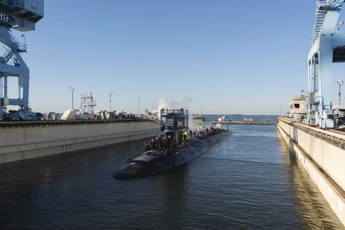 สหรัฐฯลงเรือดำน้ำอะตอมอเนกประสงค์อเนกประสงค์ USS Montana