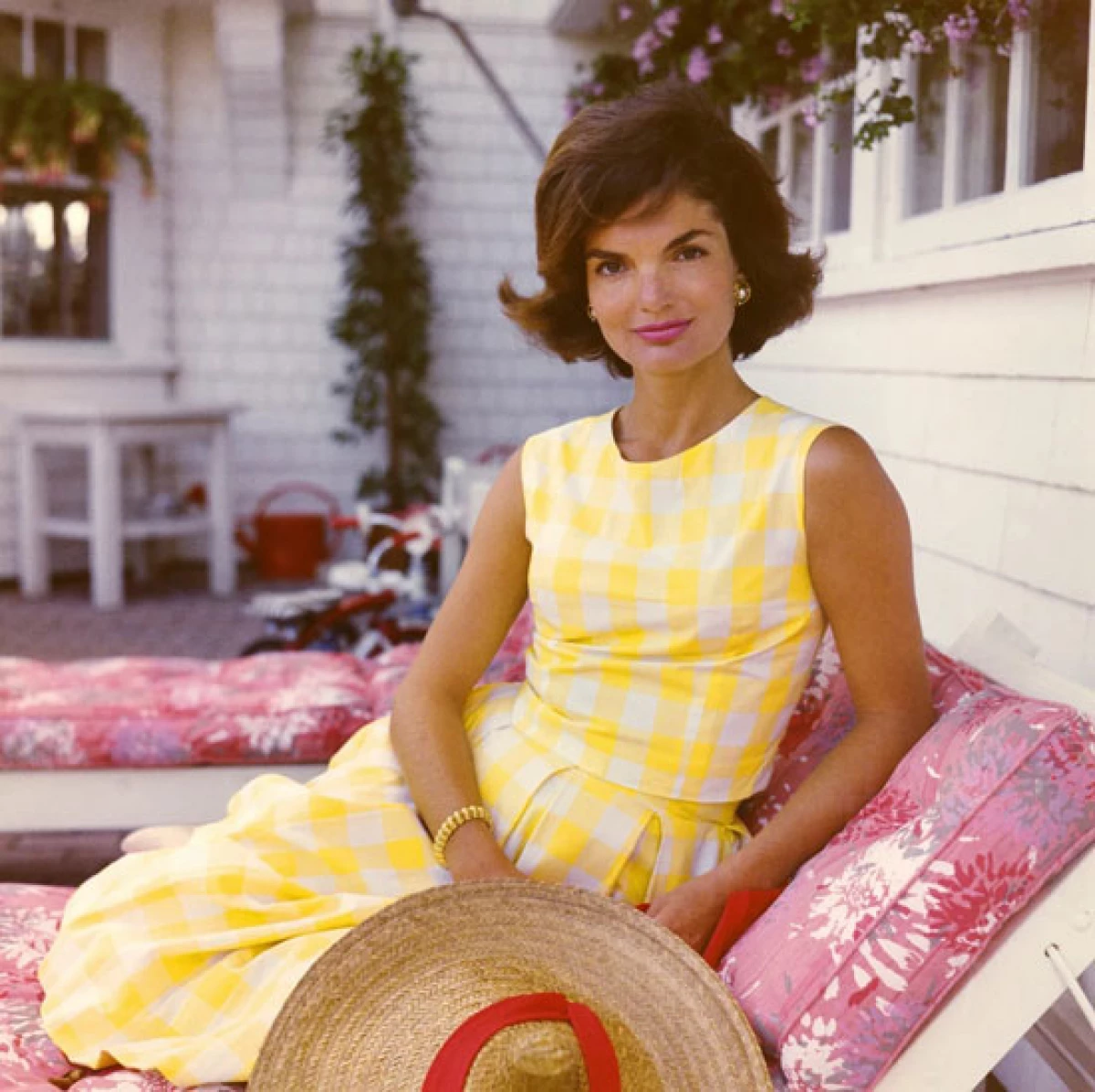Phong cách Jacqueline Kennedy: Những hình ảnh đẹp nhất của đệ nhất phu nhân, mà bạn có thể dễ dàng lặp lại 15552_2