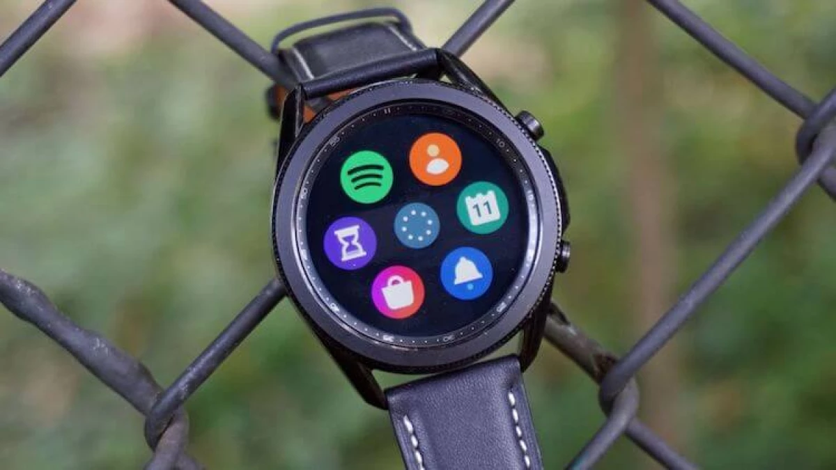 Ինչն է ինձ ստիպում գնել նոր Smart Watch Samsung 1566_2
