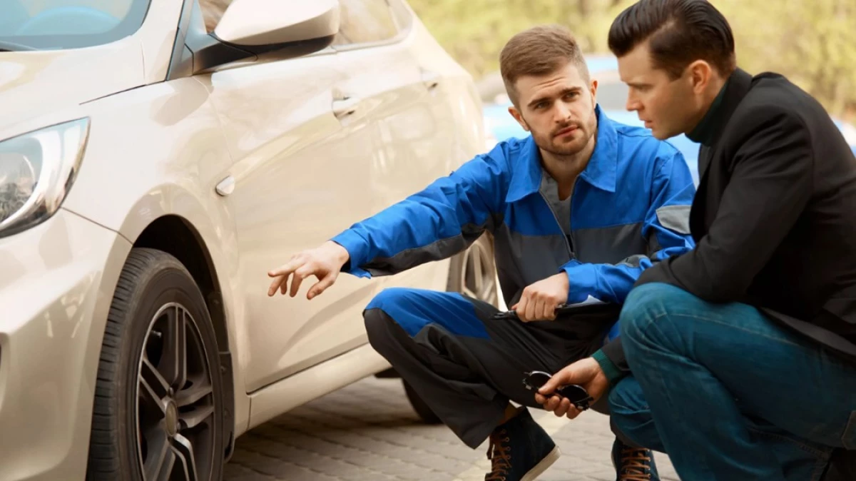 Pemilik mobil di Rusia mencantumkan kondisi untuk mengembalikan mobil ke salon 15745_1