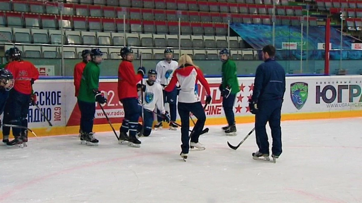 Førstede ridning for hockey-spillere - Yugorkanka lærte juniorer å skyve riktig 15975_1