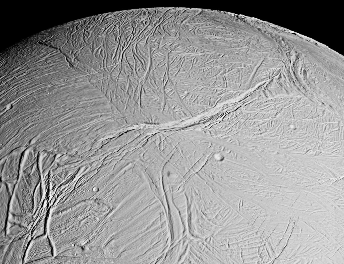 Oamenii de știință au sugerat că Encelade are fluxuri de ocean 16016_1