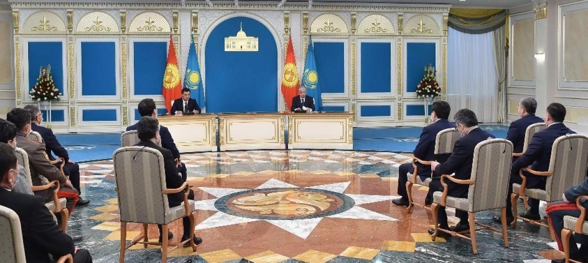 Tokayev anunciou a prestação de assistência técnica militar às forças armadas do Quirguistão