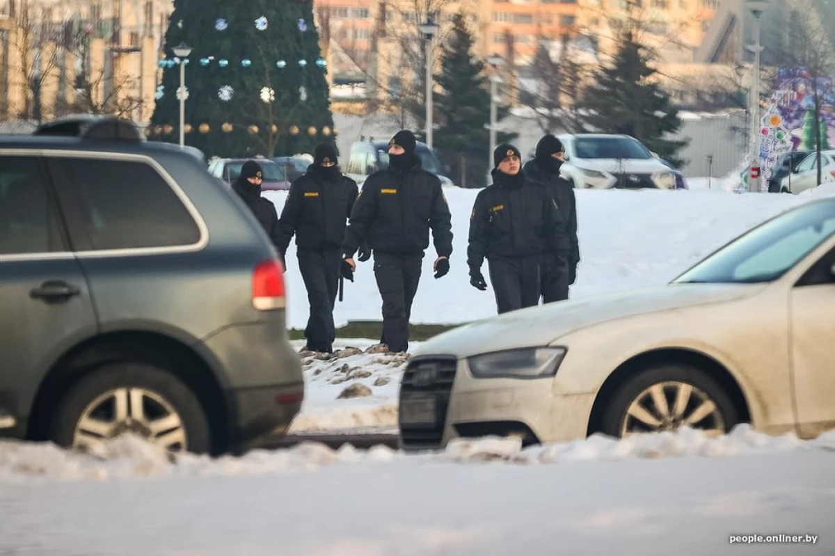 Chronicle Sabtu: Peralatan khas di Minsk, rantaian perpaduan dan lebih daripada 100 tahanan 16336_3