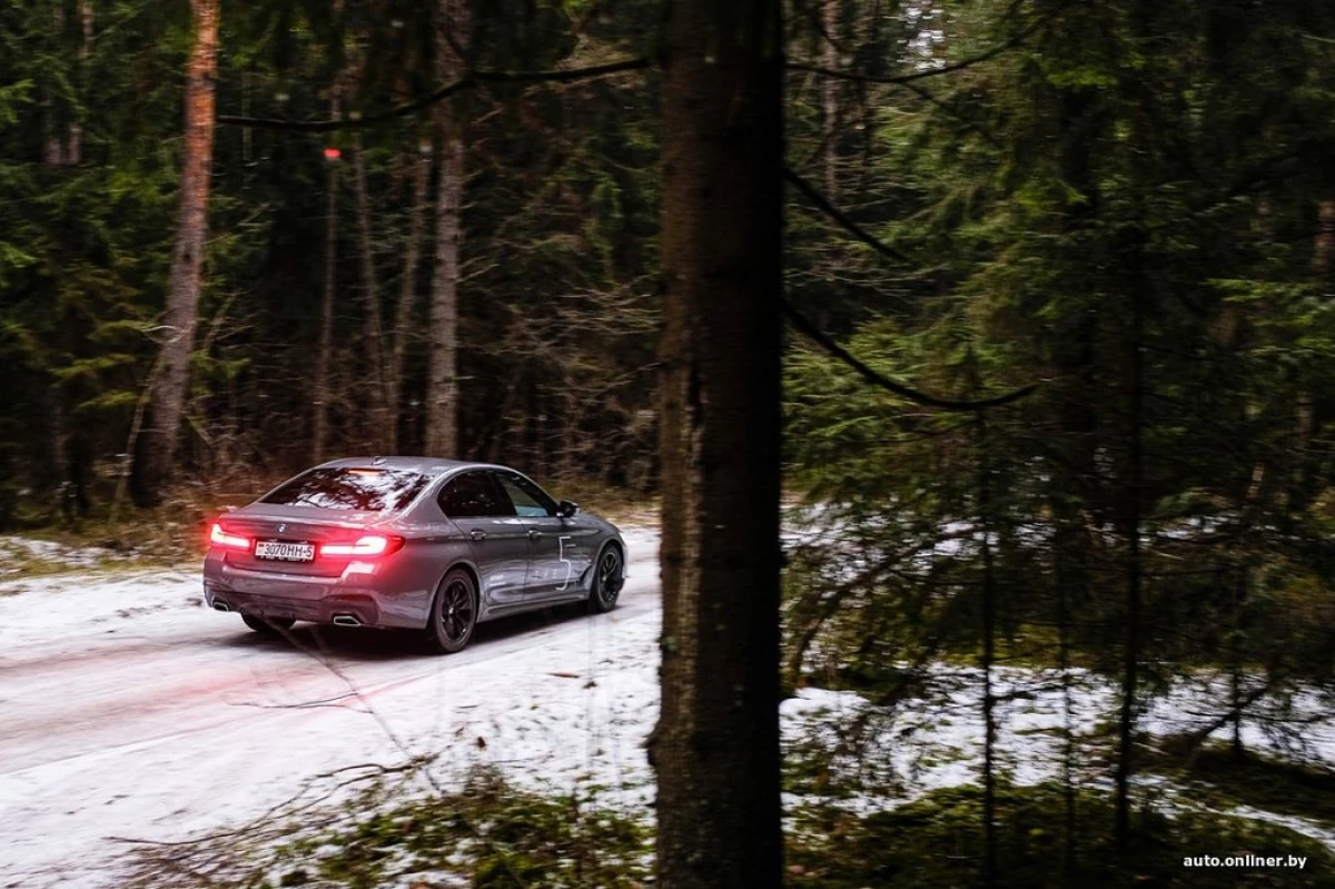 Test Drive Na-update BMW G30: Business Sedan, na nalulugod pa rin upang pamahalaan 16776_11