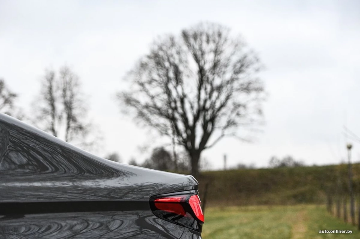 Test Drive Na-update BMW G30: Business Sedan, na nalulugod pa rin upang pamahalaan 16776_13