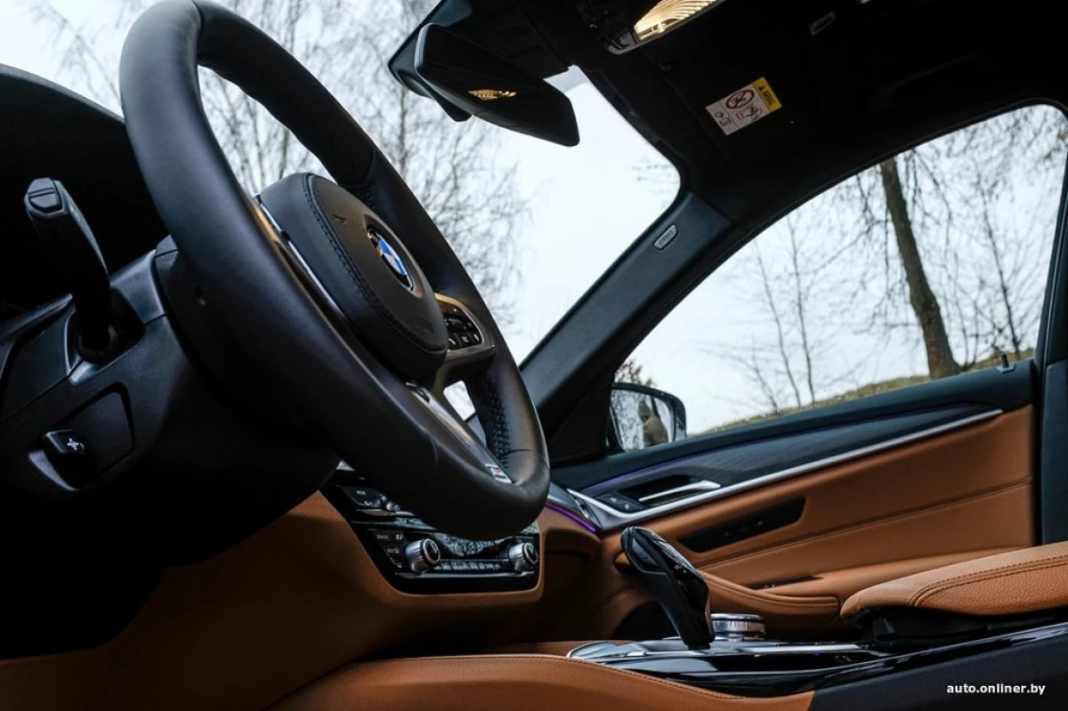 Test Drive Na-update BMW G30: Business Sedan, na nalulugod pa rin upang pamahalaan 16776_8