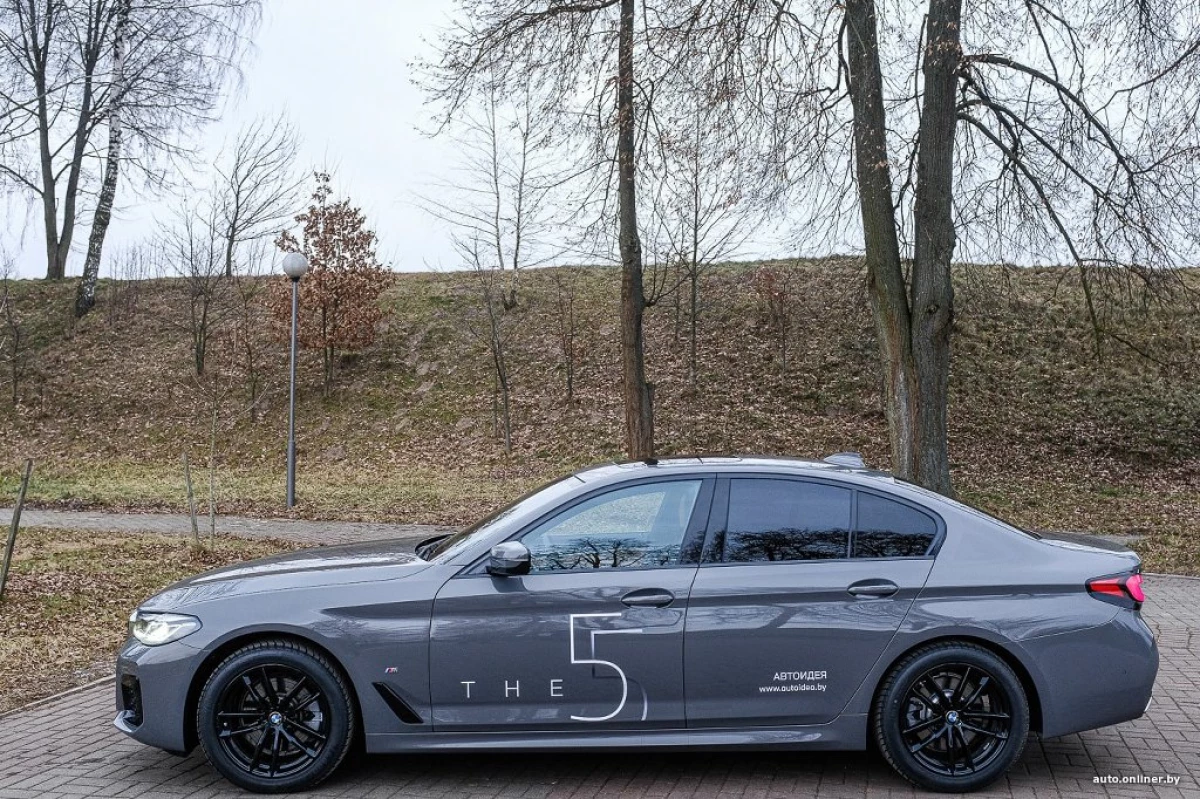 Δοκιμή κίνησης Ενημερώθηκε BMW G30: Business Sedan, η οποία εξακολουθεί να είναι στην ευχάριστη θέση να διαχειριστεί 16776_9