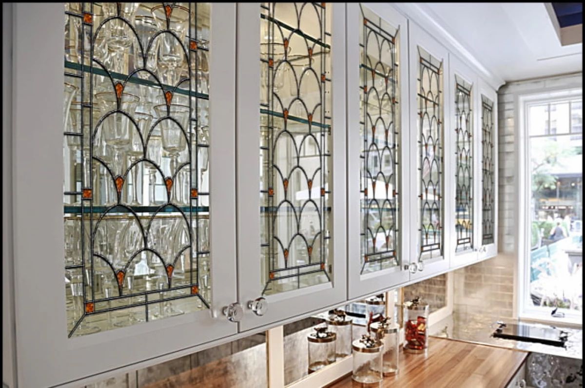 Kichen mat Glass Fassaden (27 Fotoen) - Spezies an Design Optiounen 17012_14