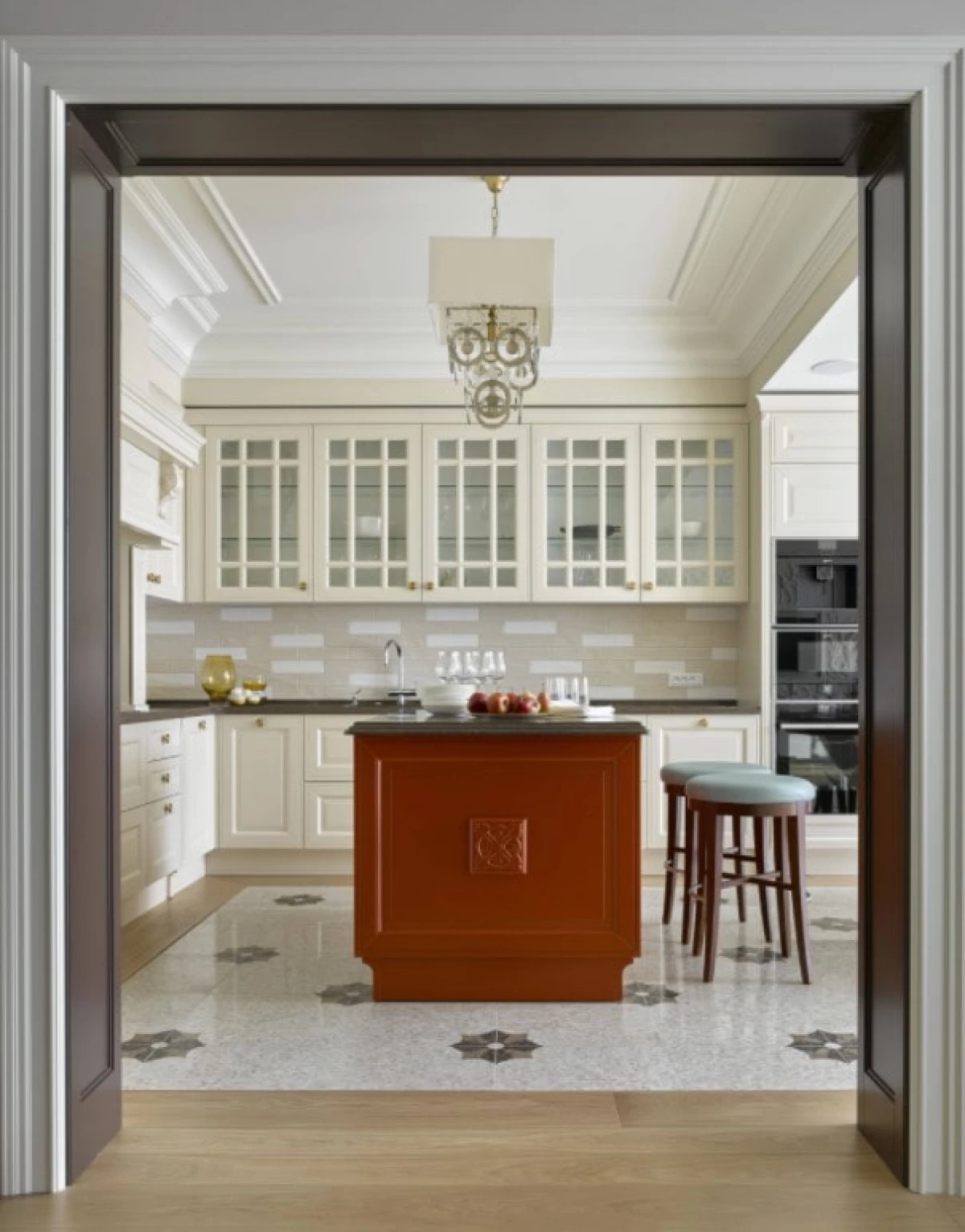 厨房配有玻璃门面（27张照片） - 物种和设计选项 17012_19