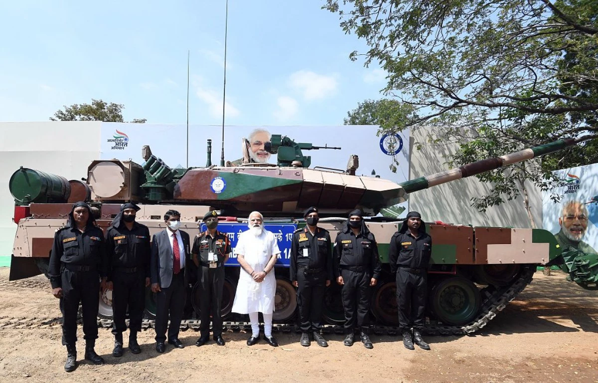 Indië het Arjun MK 1A aangeneem - "Die duurste tenk in die wêreld" wat byna 70 ton weeg
