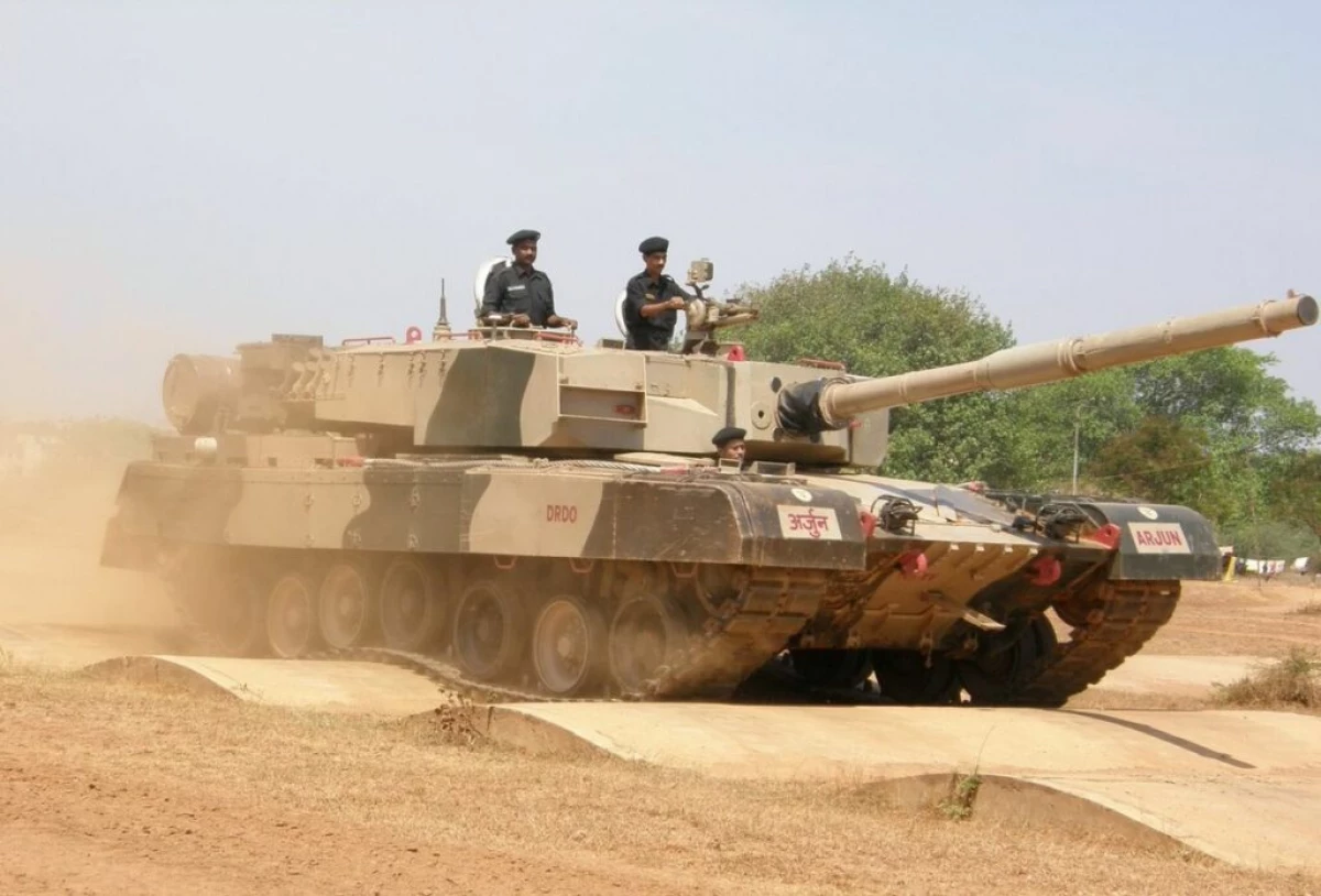 Hindistan, təxminən 70 ton ağırlığında Arjun MK 1A - 