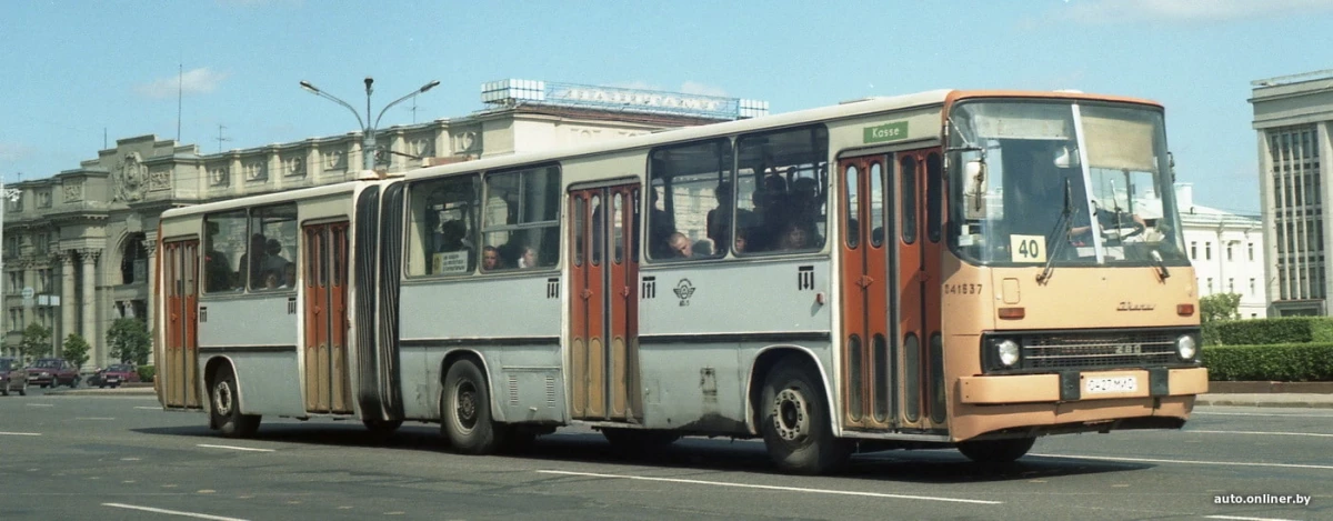 Hungarian, ngunit mga kamag-anak. Tandaan ang kasaysayan ng mga bus ng lungsod ng Ikarus sa Minsk. 17167_11