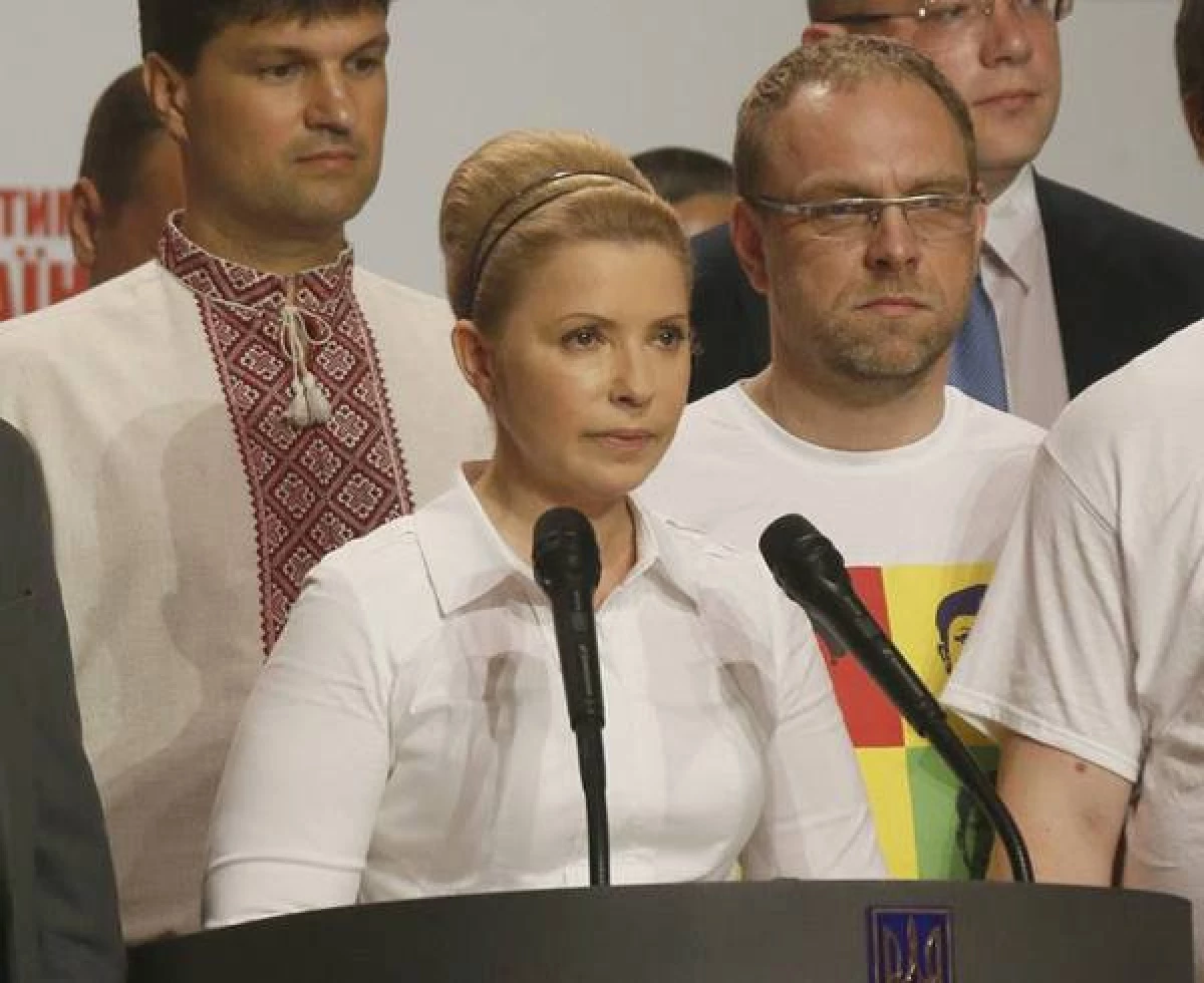 Biddilt l-istampa b'mod drammatiku: Tymoshenko sleek Yulia ma kinitx taf 17578_16