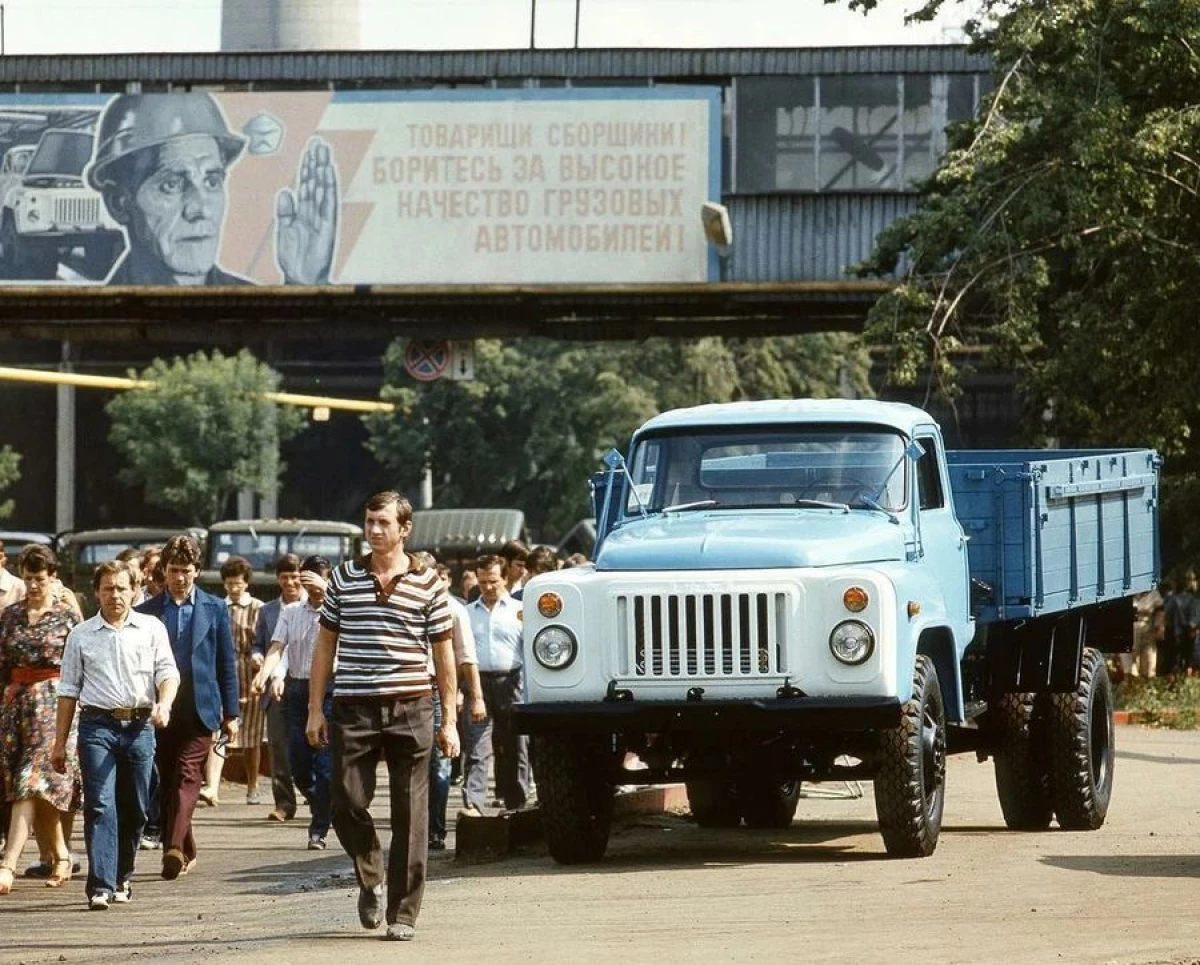 Sovyet arabaları ile SSCB zamanlarının sıcak 