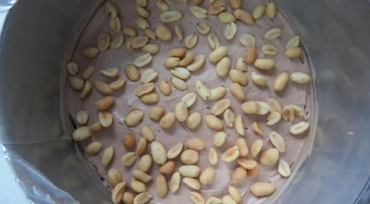 Cake peanut explosion, step-by-step recipe na may mga larawan 18293_13