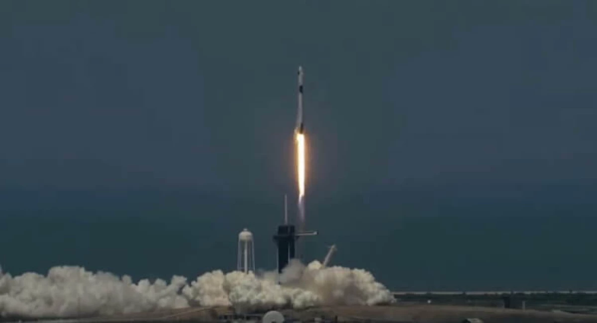 SpaceX ilinunua rigs mbili za kuchimba visima kwa dola milioni 3.5. Lakini kwa nini? 18648_4
