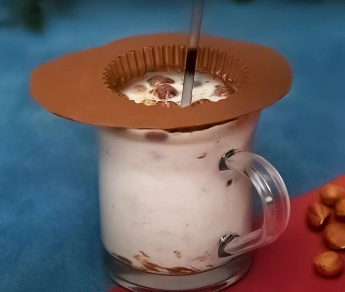 एक कप स्वादिष्ट गर्म चॉकलेट तैयार करने के 4 तरीके 19003_5