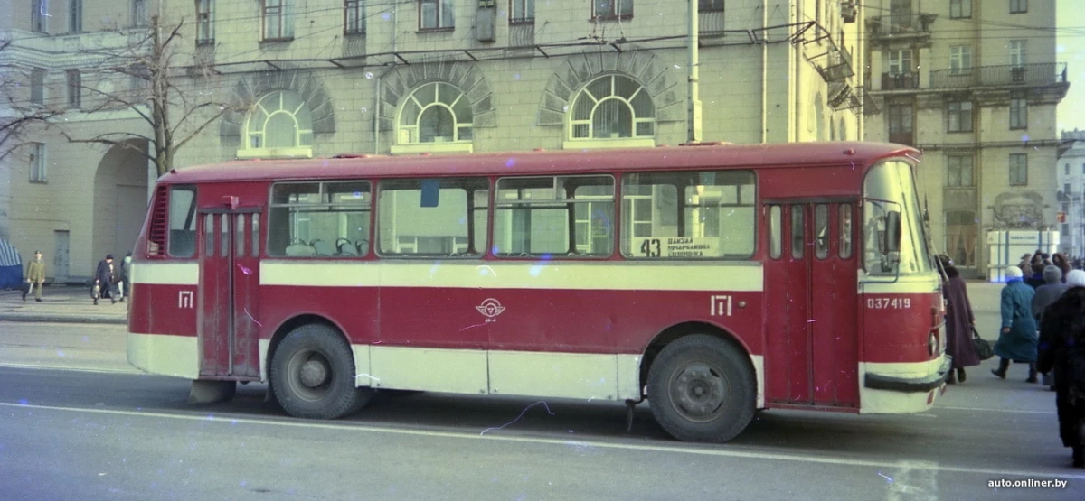 He lähtivät Minsk Streets. Muista kaupungin bussit Laz, Liaz ja heidän kollegat 