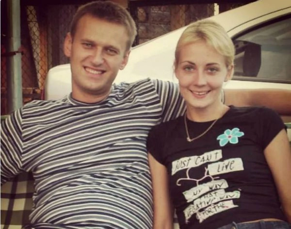 그들이 바라 보는 것과 알렉산이 Navalny의 자녀는 무엇입니까? 19261_3