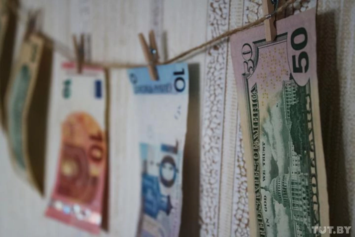 Koľko falošných účtov nájdených v Bielorusku za uplynulý rok a aké bankovky sú falošné najčastejšie? 19629_1