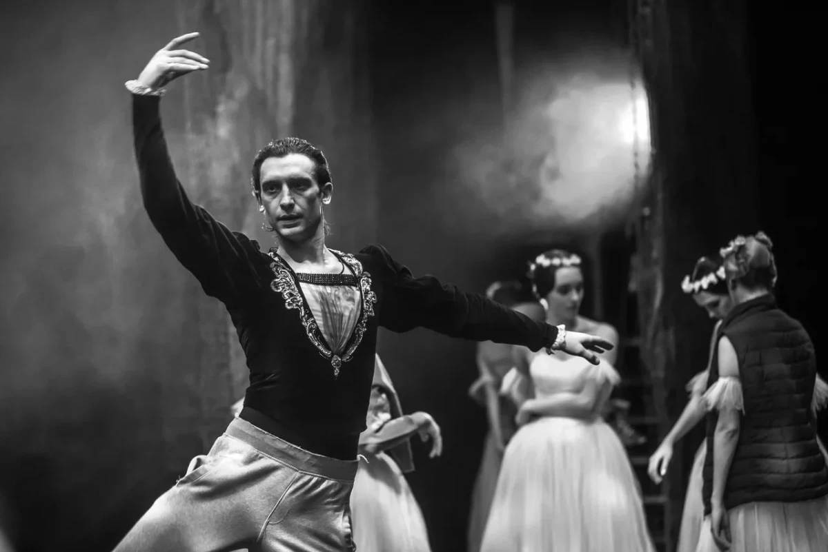 Twee Nizhny Novgorod Ballet-solis het verdienste kunstenaars van die Russiese Federasie geword 20359_2