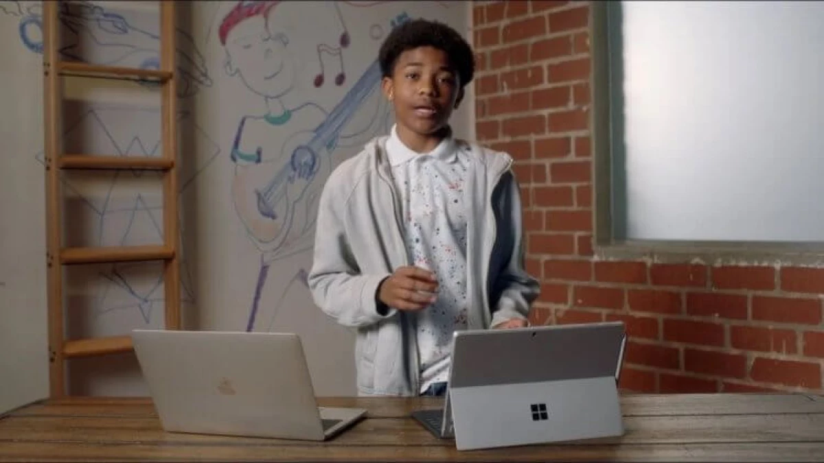 Bu muvaffaqiyatsiz: Microsoft New Yangi Sirt 7 reklama bo'yicha Microsoft Corphance MacBook Pro 20501_1