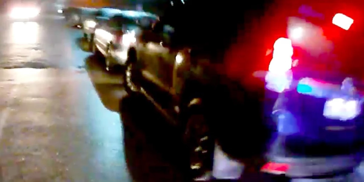 Driver Driver Toyota Land Cruiser Prado đã cho cửa sổ tràn ngập. Chà, câu hỏi: 