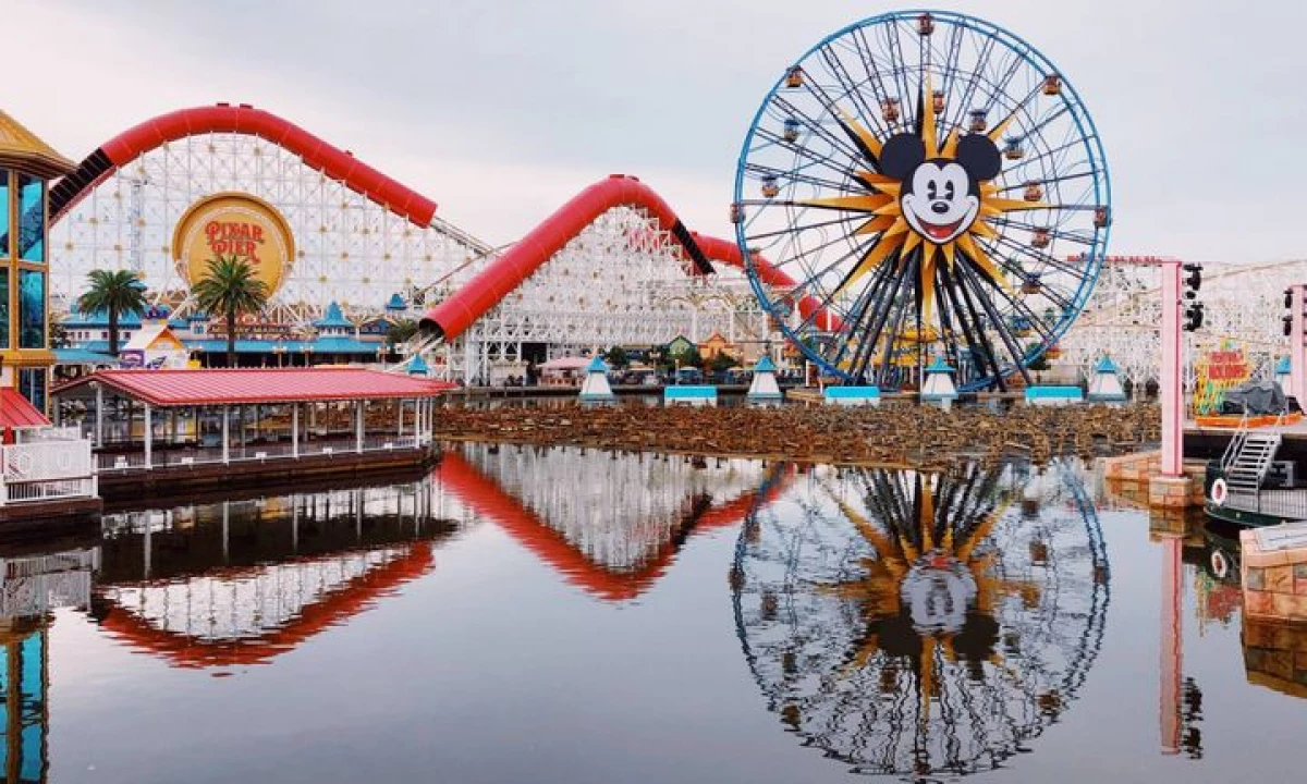 Hoberenak bost: Disneyland-eko ezaugarriak herrialde desberdinetan