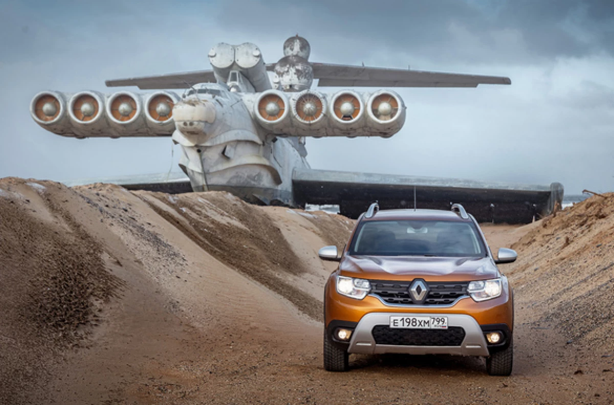 Il nuovo Duster Renault ha iniziato nelle vendite. Panoramica dei prezzi e pacchetti 2250_1