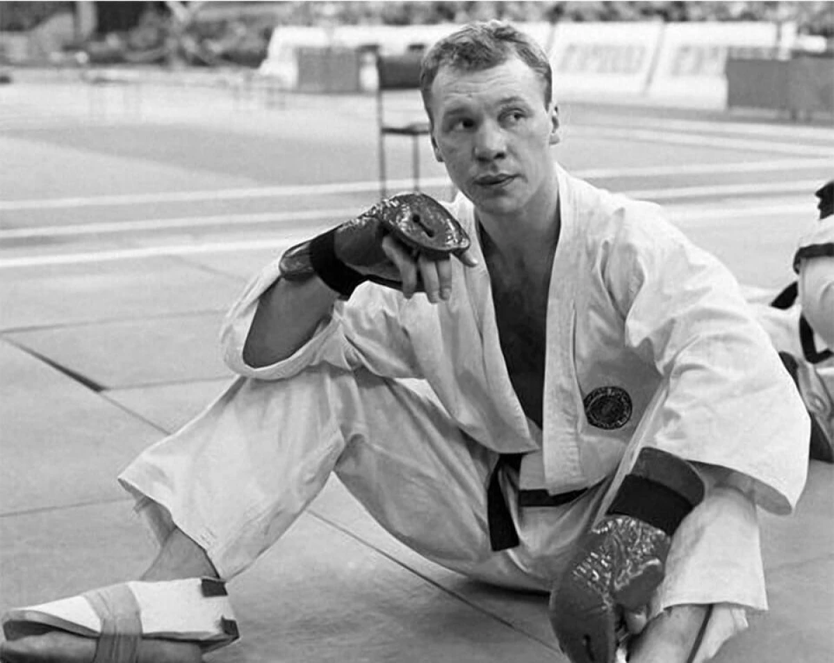 Anatoly Zhuravlev, het blijkt, was de laatste kampioen van de USSR in Taekwondo. En speelde ook in 
