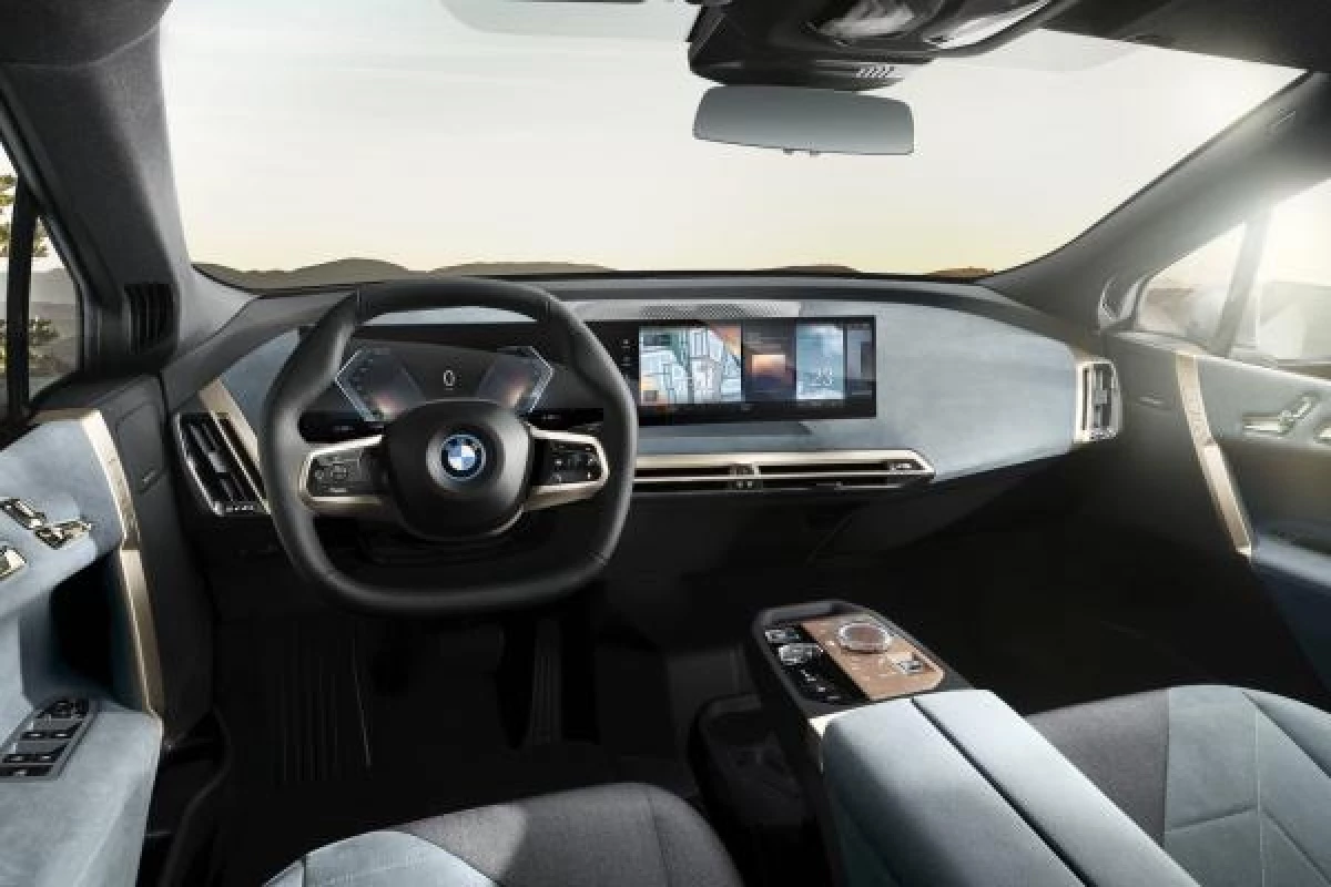 BMW pakabinami kainos žymės naujam crossover 22685_2
