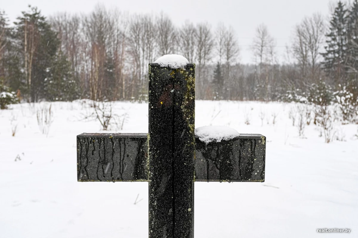 आंगन में कब्र। यह बेलारूसी गांव के भयानक अतीत का अनुस्मारक है 22935_8