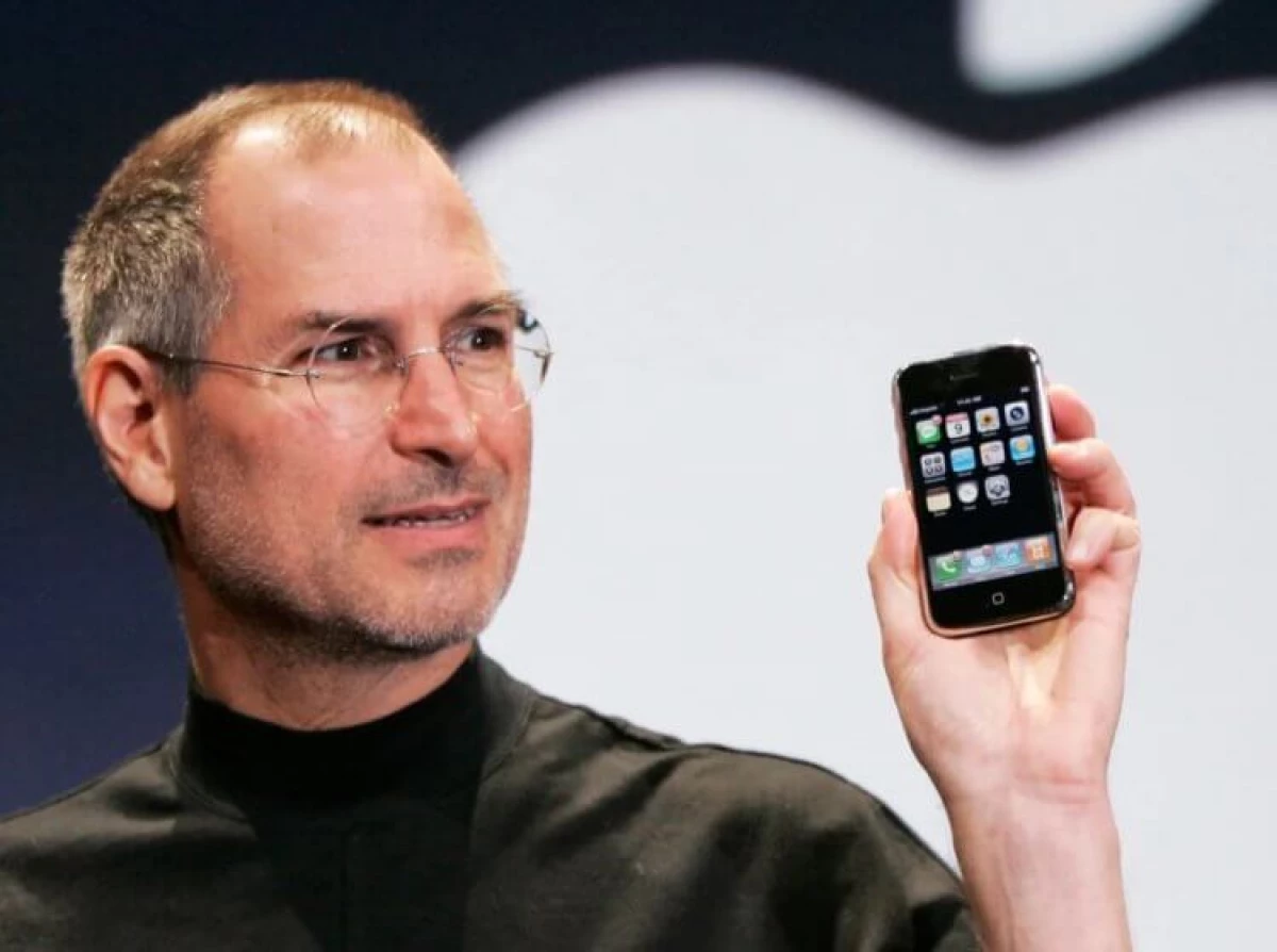 14 năm trước đã trình bày iPhone đầu tiên. Anh ấy như thế nào? 23000_4