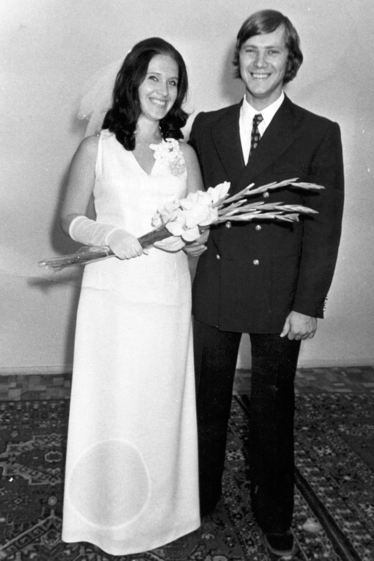 นักร้องในตำนานมองอะไรในวันแต่งงานของพวกเขา: Pugacheva, Rotaru, Babkina - รูปภาพ Archival 23254_12