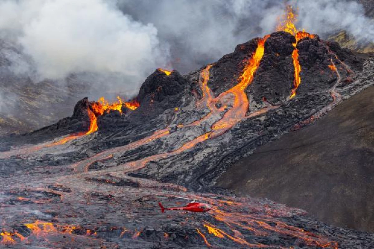 Исландиядәге вулкан атылу: дроннар ясаган искиткеч видео 23307_1