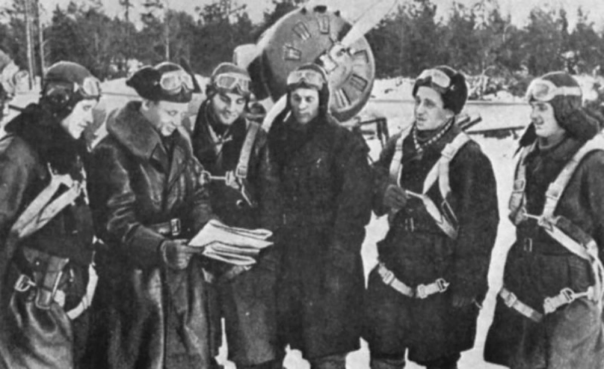 「スペシャルグループハンコ」：ソビエトパイロットがバルトの擁護を守った 23920_1